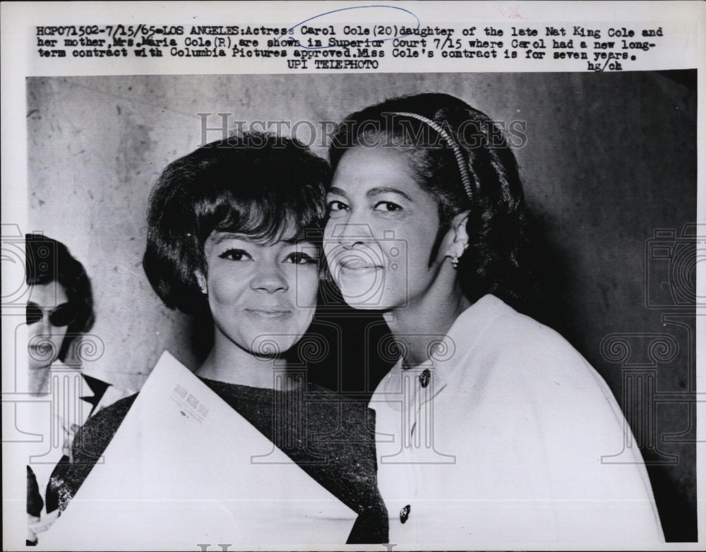 1965 Press Photo Actress Carol Cole &amp; Mother Maria Cole At Superior Court - Historic Images