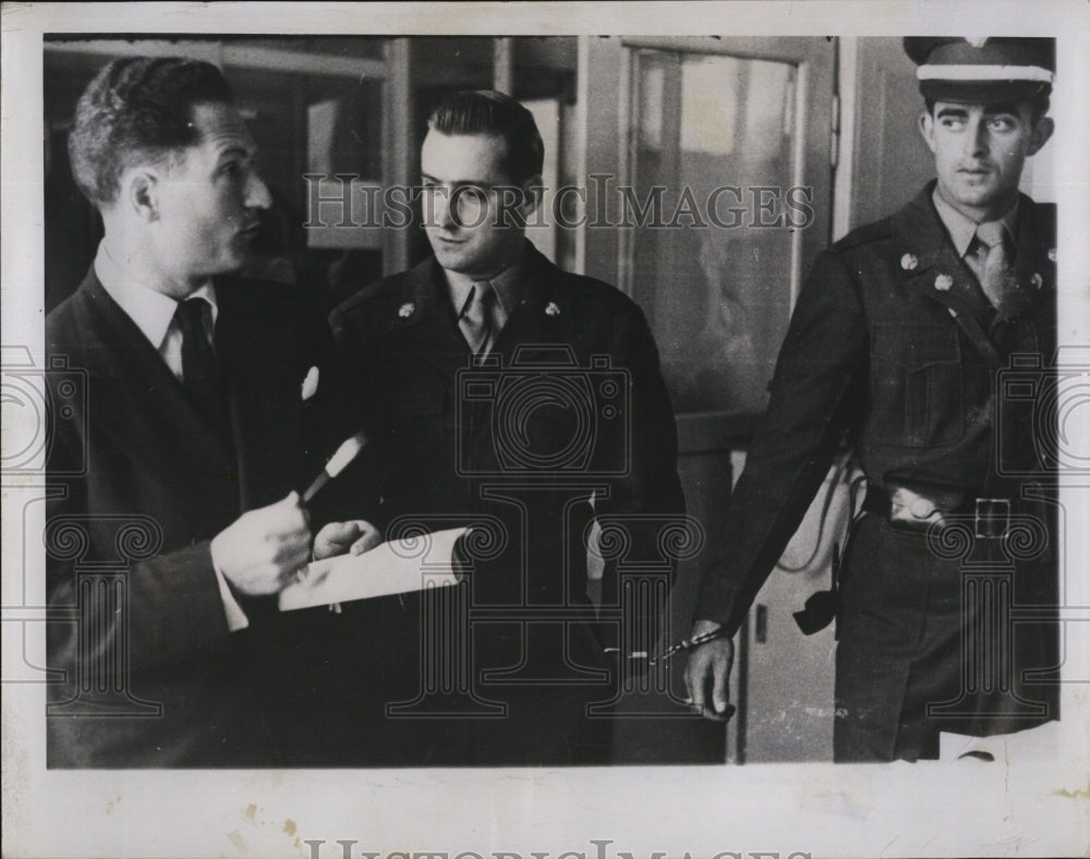 1948 Press Photo U.S. Army Recruit Russell Jones With Attorney Philip Lorber - Historic Images