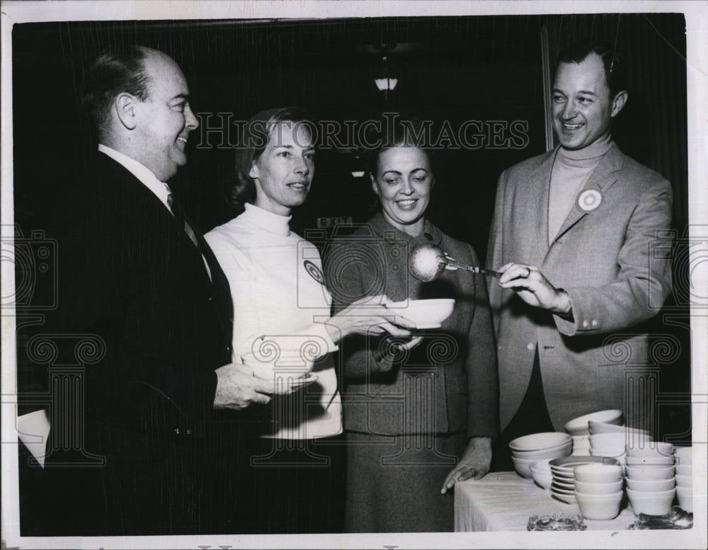 1969 Press Photo Proctor Jones Mrs. Charles Bryson George Bissell - Historic Images