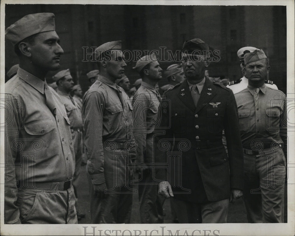 1942 Press Photo Maj. William Taplin & Lt. Commander E. S. Brewer & Lt. Benedict - Historic Images