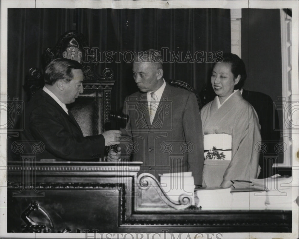 1959 Press Photo John Powers, US Senate, Mayor Gizo Takayama, Kyoto Japan - Historic Images