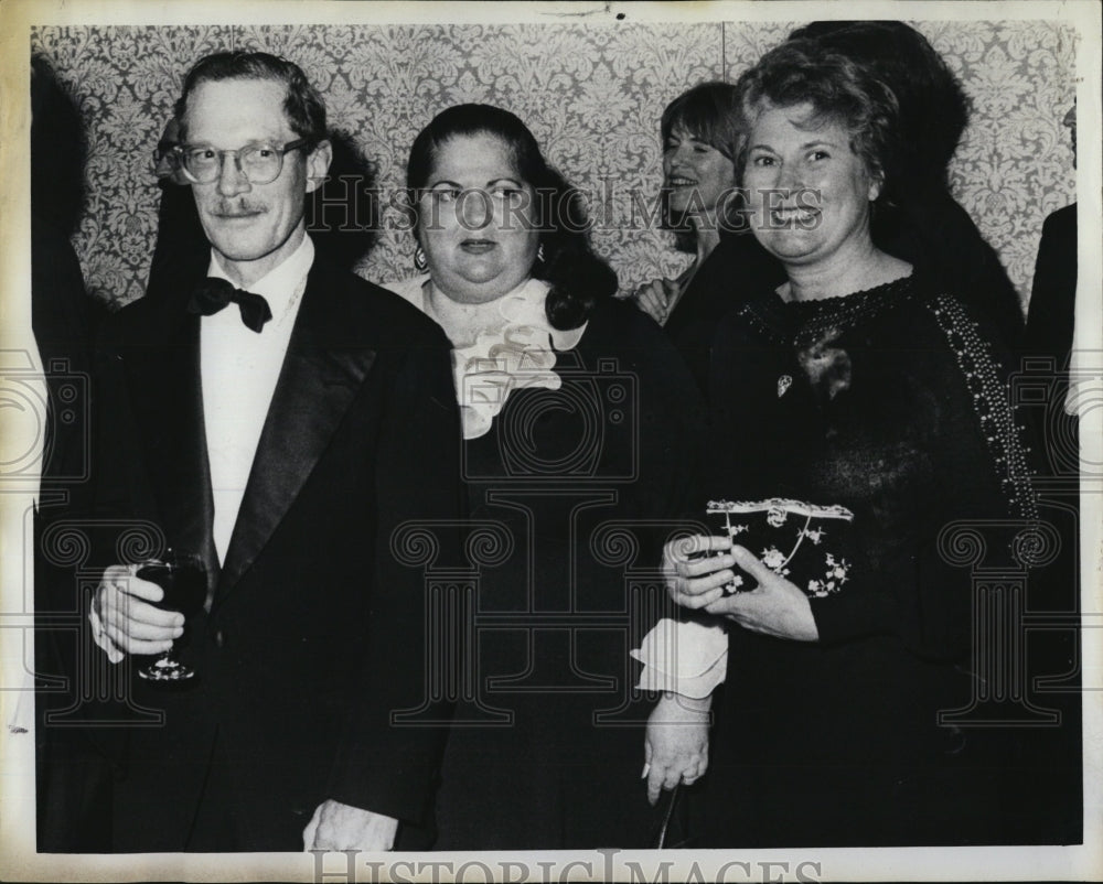 1976 Press Photo Dr EP Richardson, Mrs MD Field & Mrs Alan Rice - RSM02085 - Historic Images