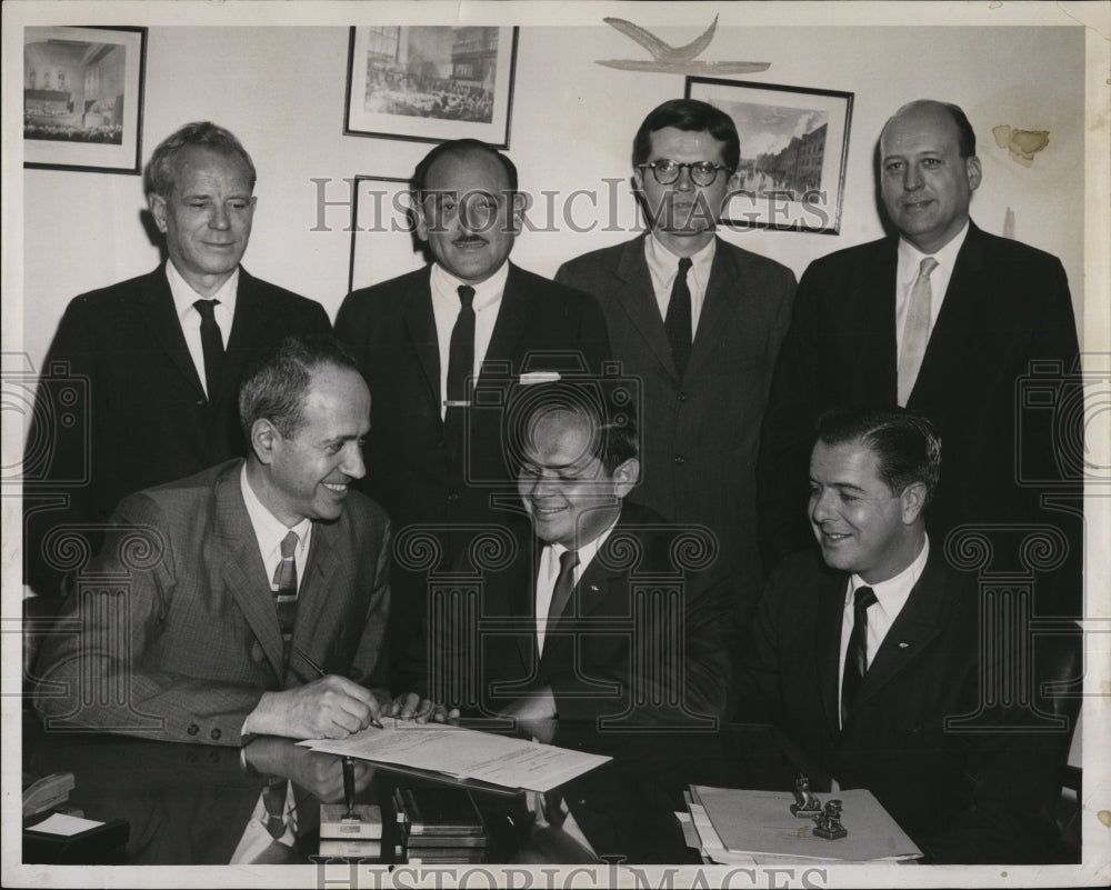 1961 Press Photo Bernard Carver Robert Gordon Donald Jacobson Maurice Gordon Att - Historic Images