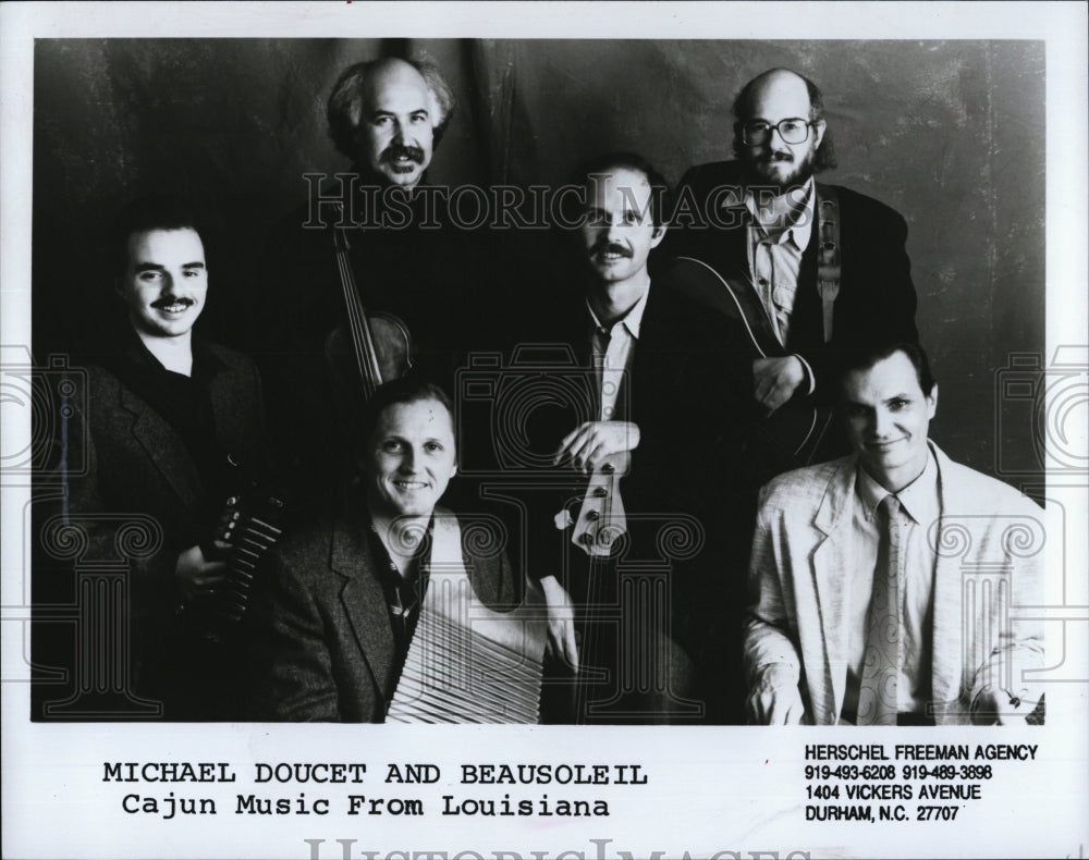 1993 Press Photo fiddler Michael Doucet and Cajun band Beausoleil - Historic Images