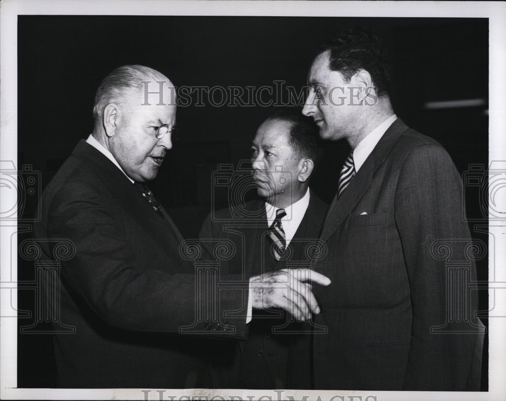 1950 Press Photo Alex Bebbler of Yugoslavia, Warren Austin, Brig Gen Carlos Romu - Historic Images