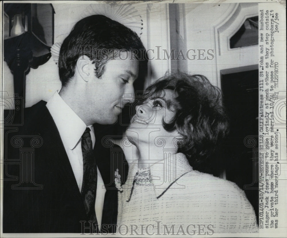 1967 Press Photo Actress Jill St. John and Husband singer Jack Jones - RSM02407 - Historic Images