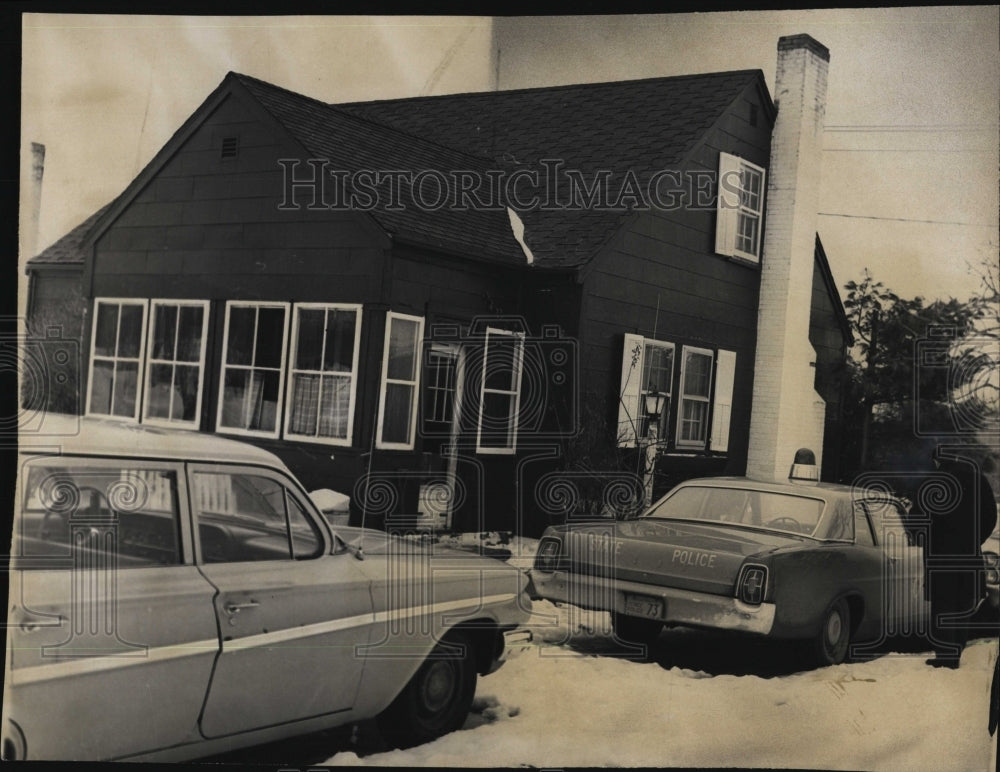 1968 Press Photo State Police At Home Of John E. Fitzgerald - Historic Images