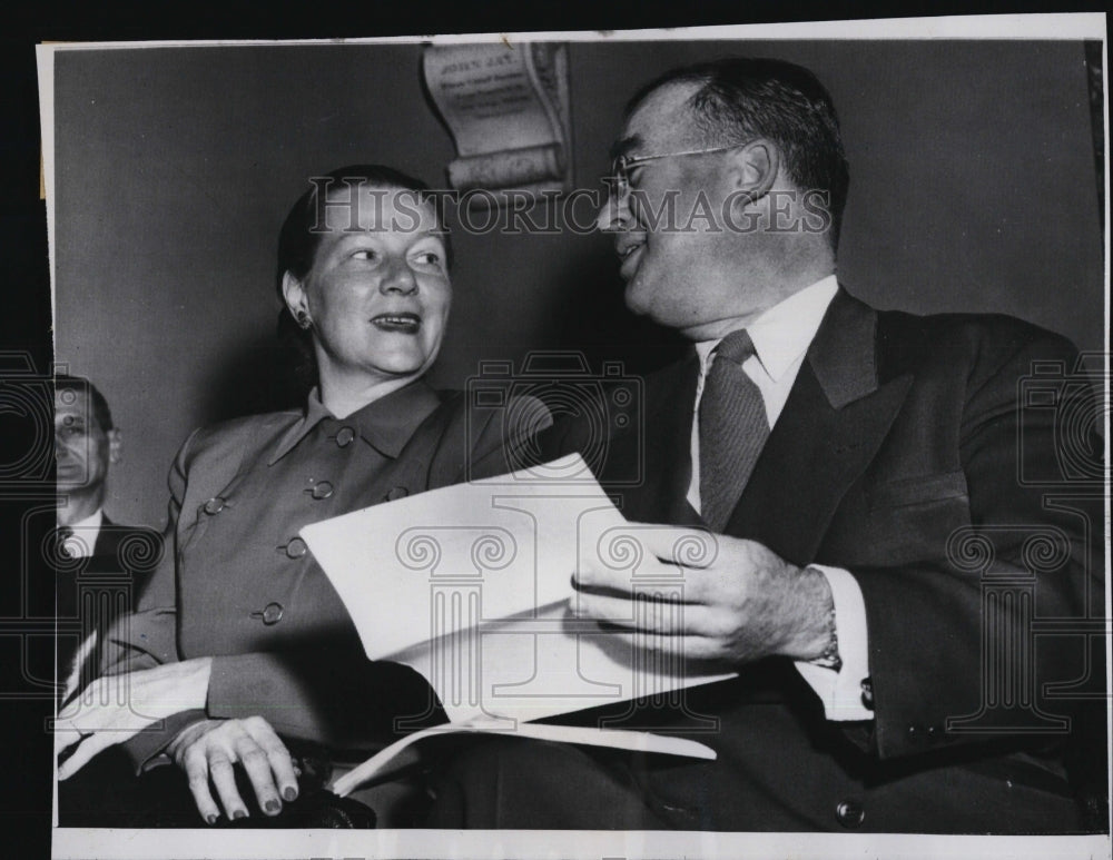 1954 Press Photo California Industrialist Albert Beeson w/ wife at Sen. Hearing - Historic Images