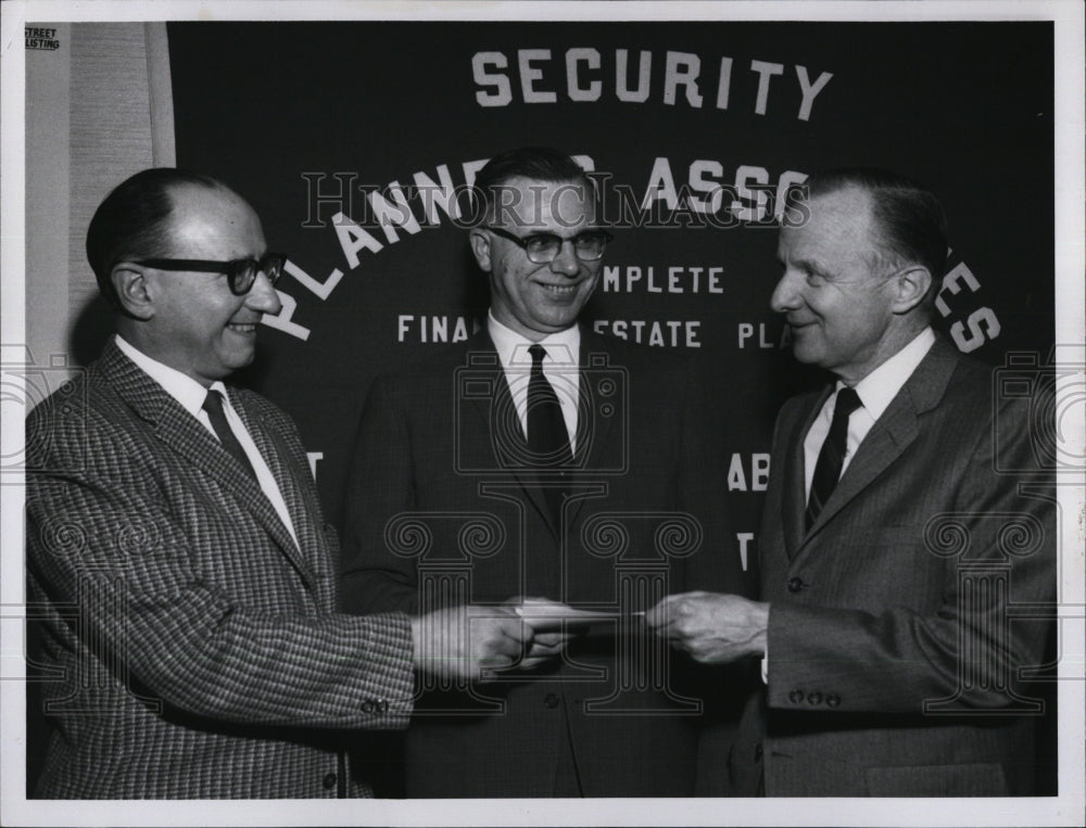 1966 Press Photo Little Wanderers&#39; Robert Beers, Jacques Kunitz, Edward Vincent - Historic Images