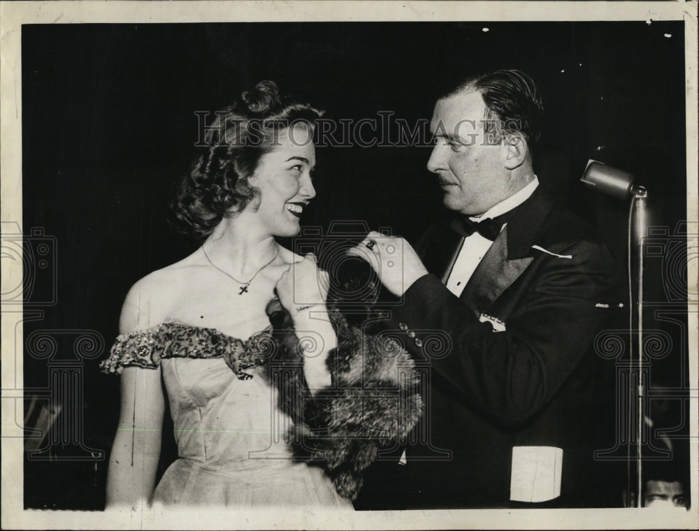 1939 Press Photo Miss Press Photographer Anne Sullivan & William Jones At Ball - Historic Images
