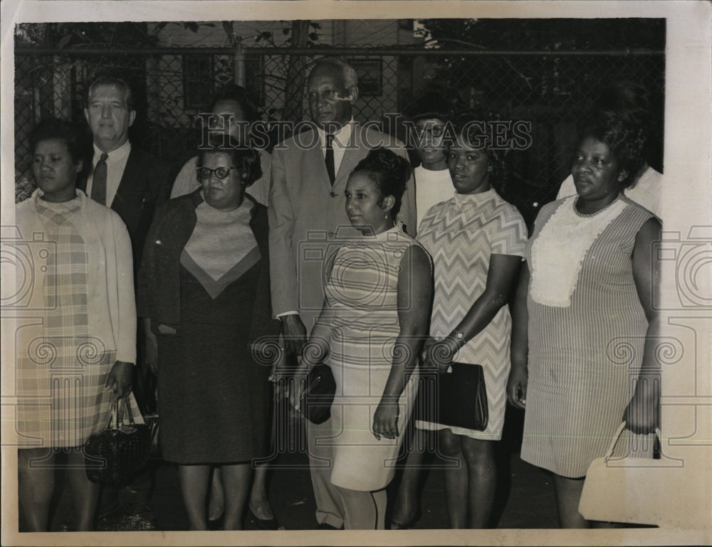 1968 Press Photo Martin Luther King School Principle John A. Joyce &amp; Students - Historic Images