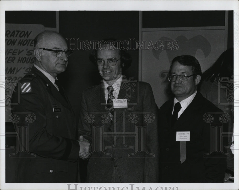 1975 Press Photo Major General Nicholas J. Del Torto, P. Mayfield, R A La Pierre - Historic Images