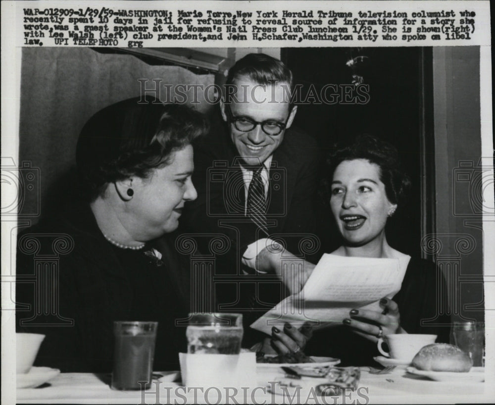 1959 Press Photo Marie Torre, New York Herald Tribune Columnist, Lee Walsh - Historic Images