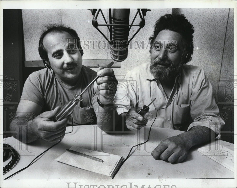 1987 Press Photo Ray Magliuzzi &amp; Brother Tom on Radio Program - RSM02733 - Historic Images