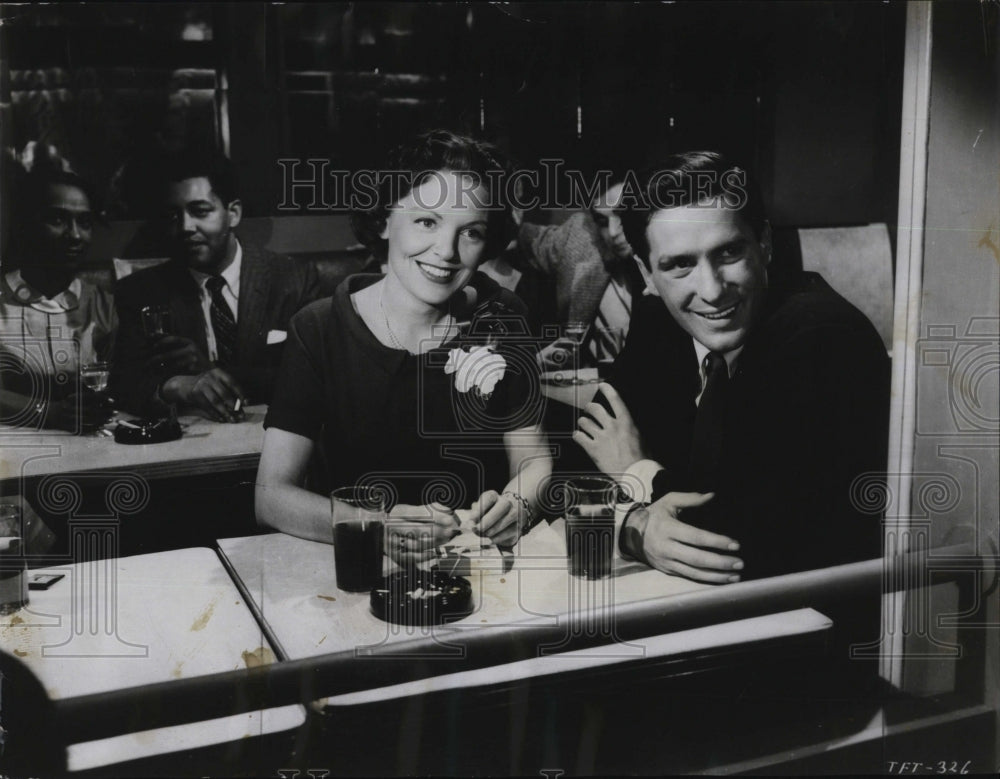 1957 Press Photo Actor John Cassavetes & Kathleen Maguire In "Edge Of The City" - Historic Images