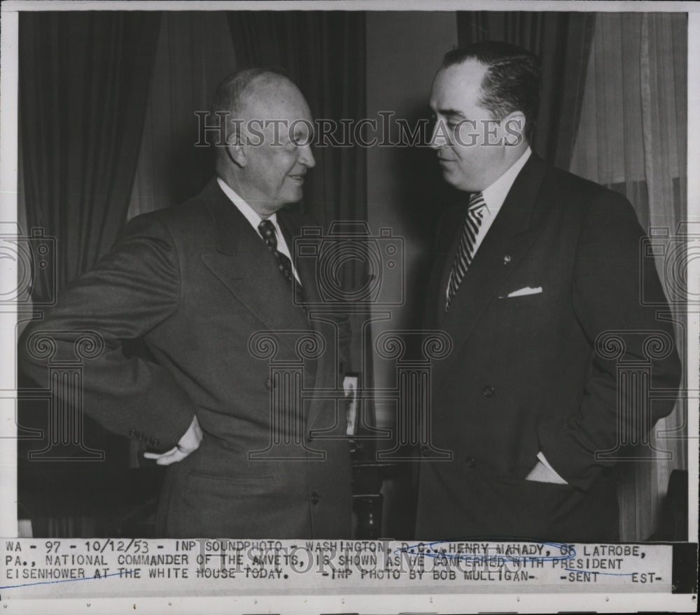 1953 Press Photo President Eisenhower & Henry Mahady Commander Of Amvets - Historic Images