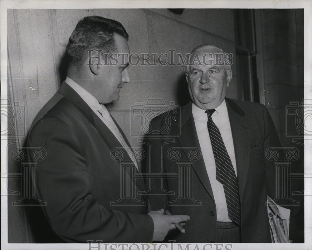 1957 Press Photo James C. Rourke & Capt.Joseph Mahoney Of Brookline Police Dept. - Historic Images