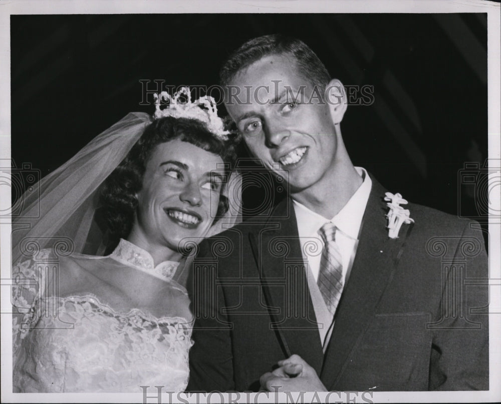 1958 Press Photo Mr & Mrs Phillip Maguire - RSM02877 - Historic Images