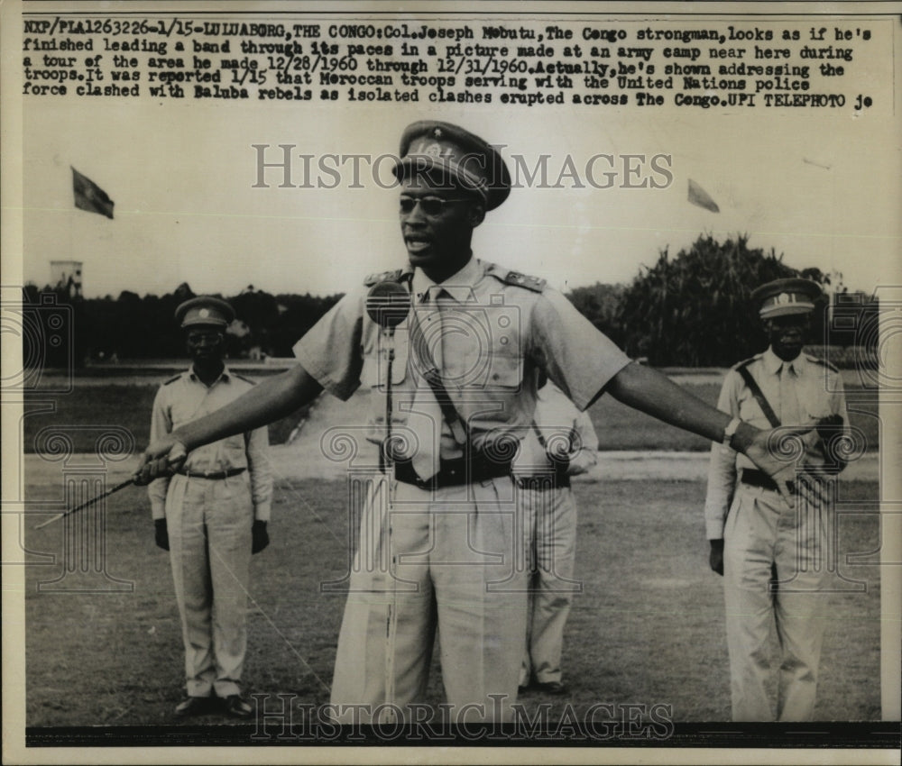 1960 Press Photo Col.Joseph Mebutu Addressing Troops With United Nations Police - Historic Images