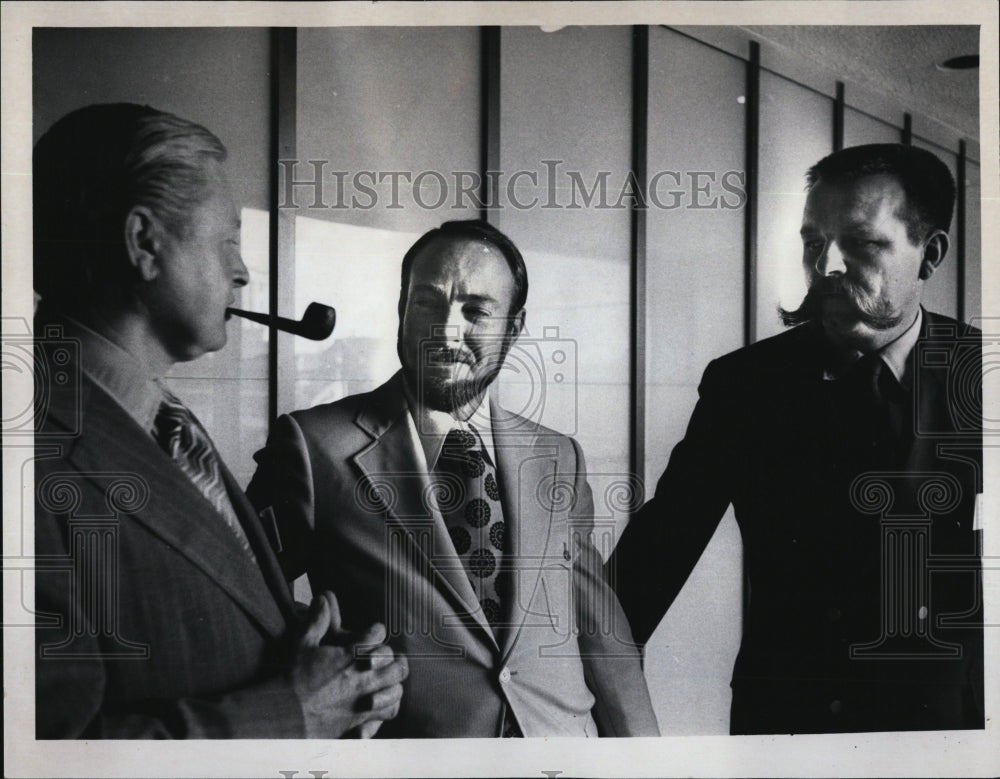 1971 Press Photo Astronaut Edgar Mitchell in speraker in IEE Computer Conference - Historic Images