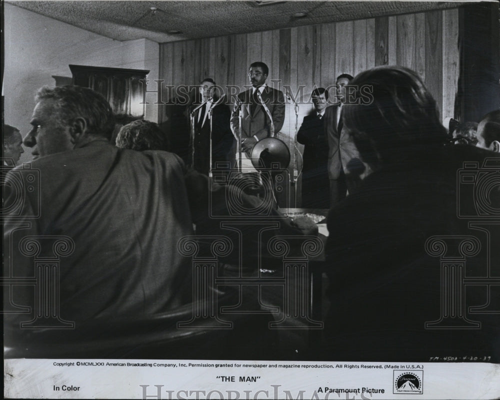 1972 Press Photo James Earl Jones as the President in "The Man" - RSM03209 - Historic Images