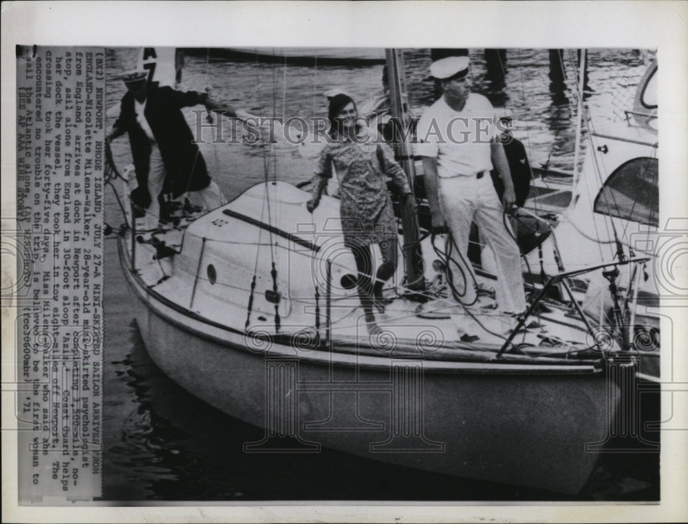 1971 Press Photo Nicolette Milens-Walker arrives at Dock in Newport - Historic Images