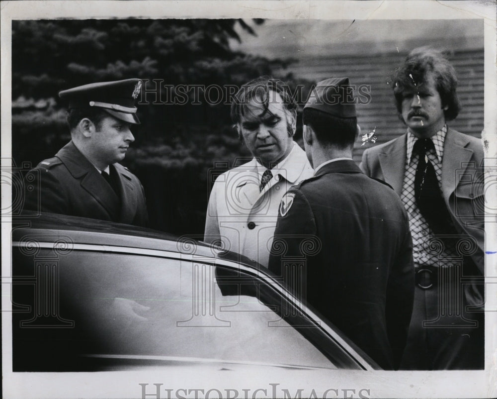 1973 Press Photo Mass. Rep. John Moakley &amp; a Marine Pvt. - RSM03395 - Historic Images