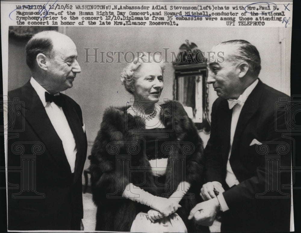 1962 Press Photo U.N. Ambassador Adlai Stevenson, Mrs. P. Magnuson, H. Mitchell - Historic Images