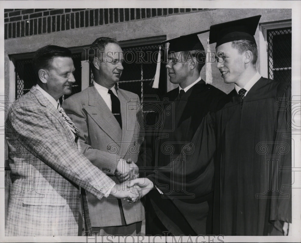 1958 Press Photo Otto Mahan,Paul Ritchie 7 sons at Weymouth HS - RSM03587 - Historic Images