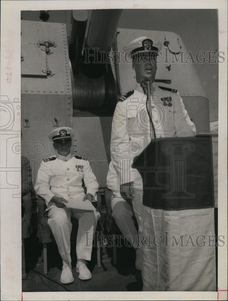 1967 Press Photo Lt. Robert Packman Naval Reserve training ship USS Darby - Historic Images