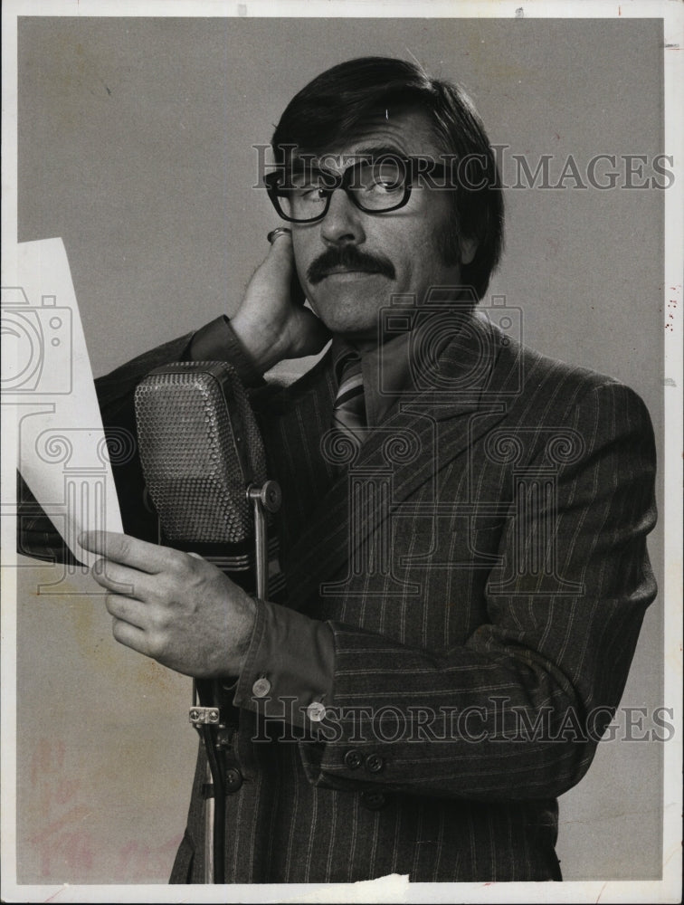 1988 Press Photo Gary Owens The Gong Show Actor Laugh In - RSM03929 - Historic Images