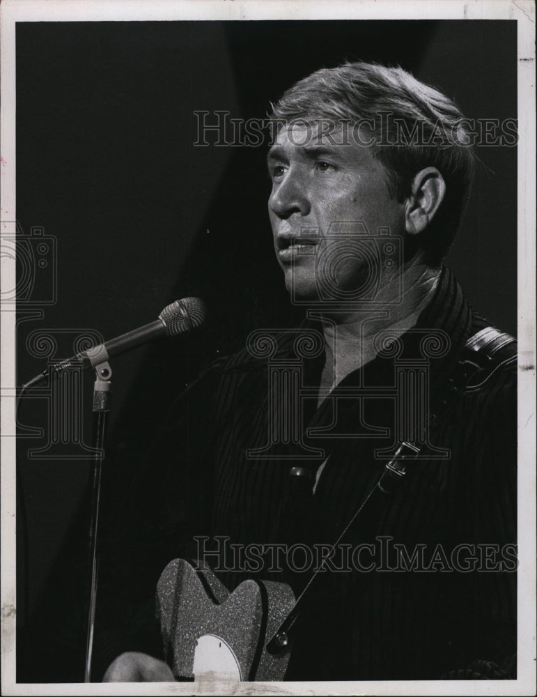 1969 Country Music Singer Buck Owens "Hee Haw" - Historic Images