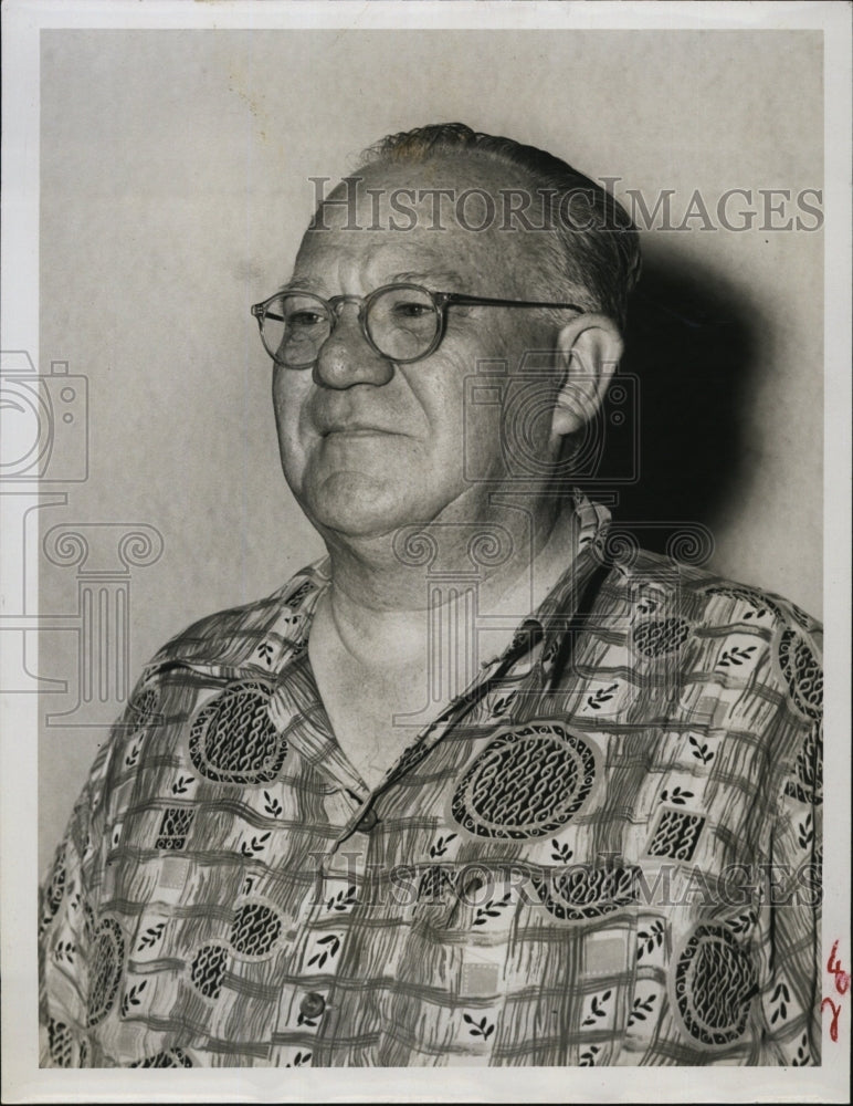 1952 Press Photo Edward R. Walker, Owner of Surf Lane - RSM04069 - Historic Images