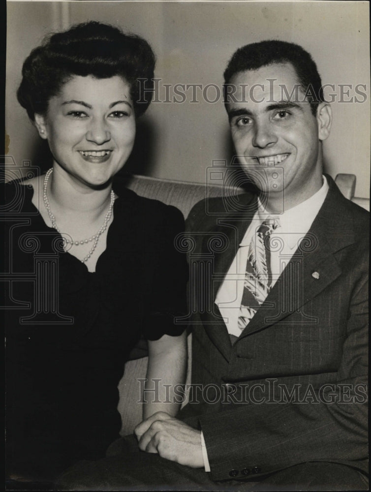 1945 Mr. and Mrs W.M. Walker of Atlanta - Historic Images