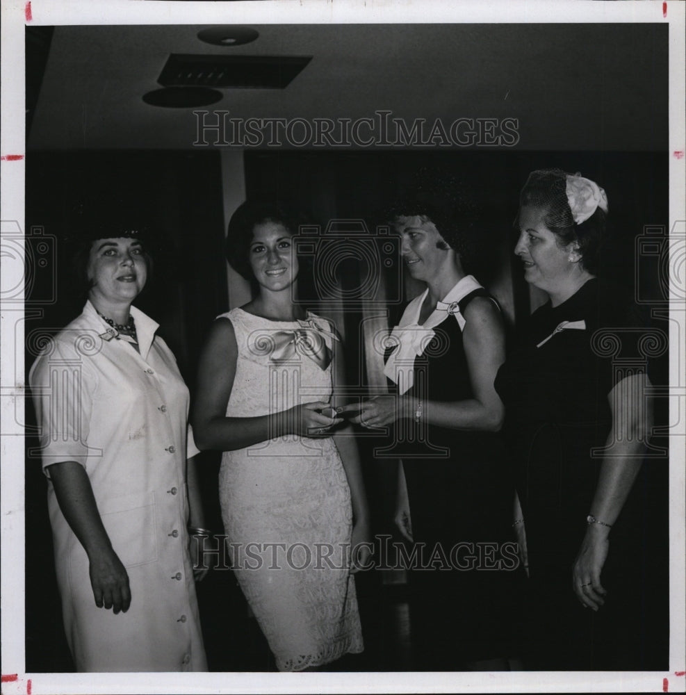 1965 Press Photo Miss Clearwater Vivian Walker Clearwater Jaycee-ettes - Historic Images