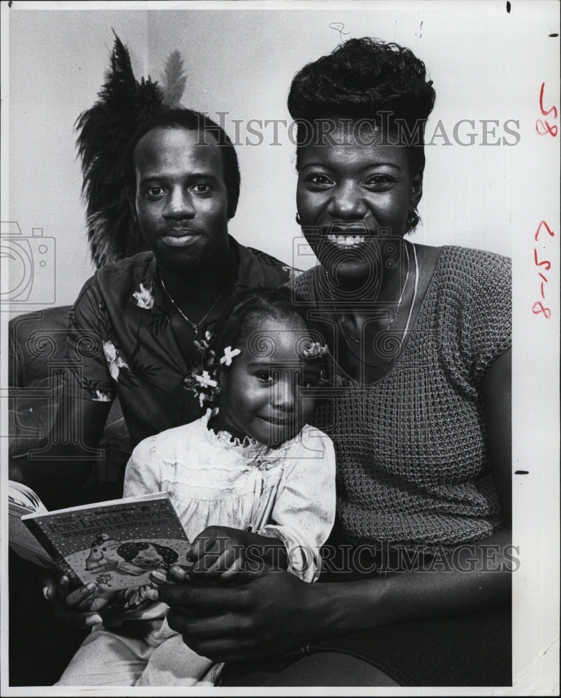 1984 Press Photo Andrew and Frances Williams and daughter - Historic Images