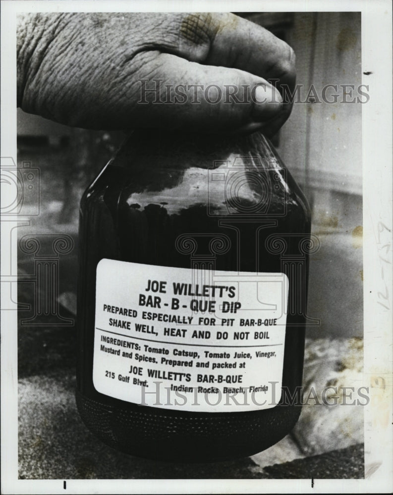 1980 Press Photo A bottle of Willett&#39;s barbeque sauce - RSM04301 - Historic Images