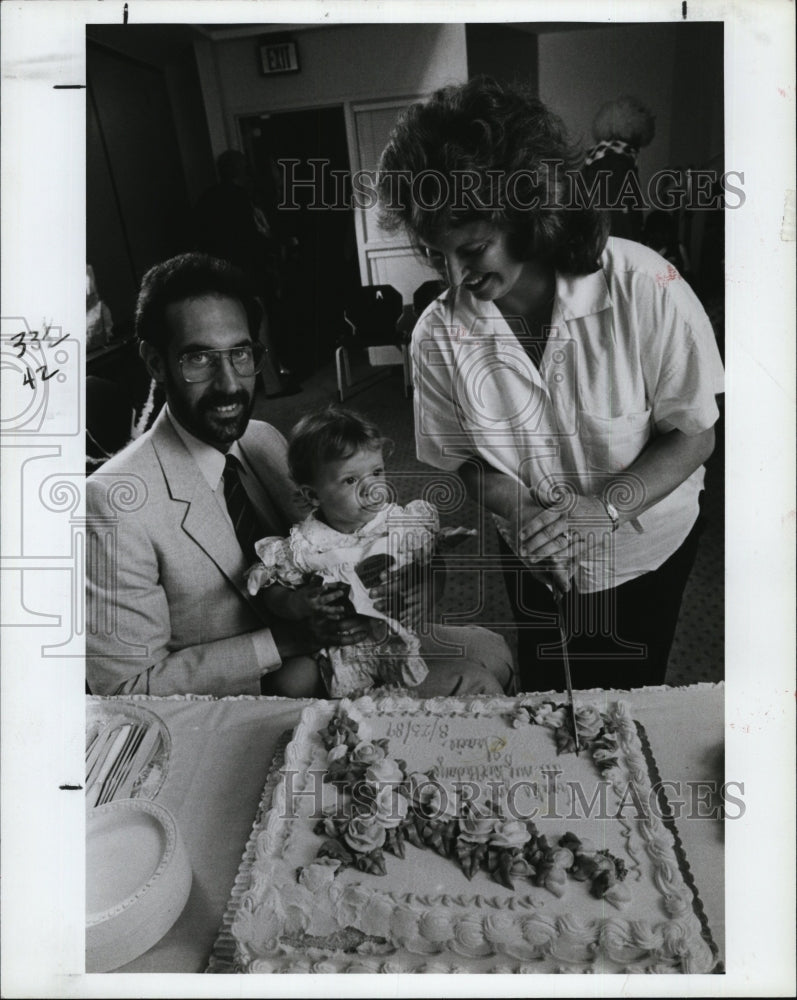 1990 Press Photo Gracie Williams,mom rebecca &amp; Dr Saul Lerner - RSM04309 - Historic Images