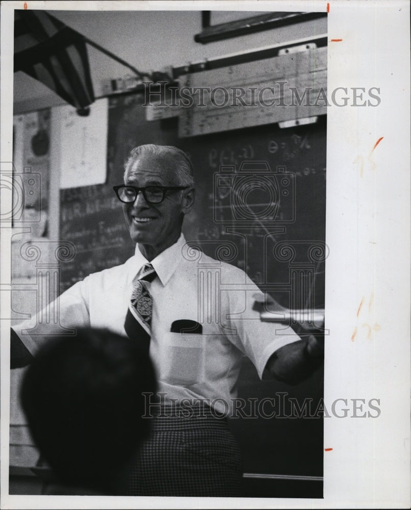 1974 Press Photo Don Williams Teacher Northeast high - RSM04349 - Historic Images