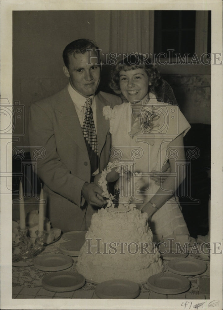 1949 Press Photo Mr. And Mr.s Melton C. Wilkinson After marriage - Historic Images