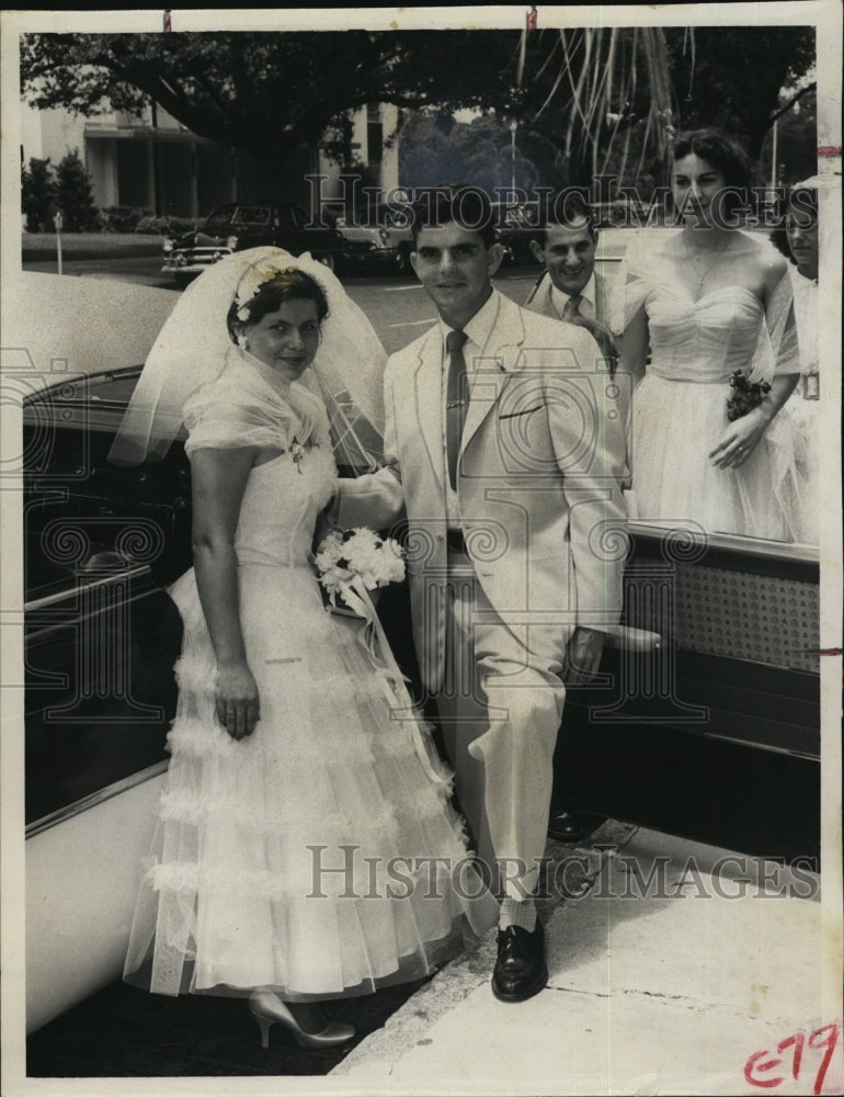 Press Photo Rosemary Hall Marries Gene Williams - Historic Images