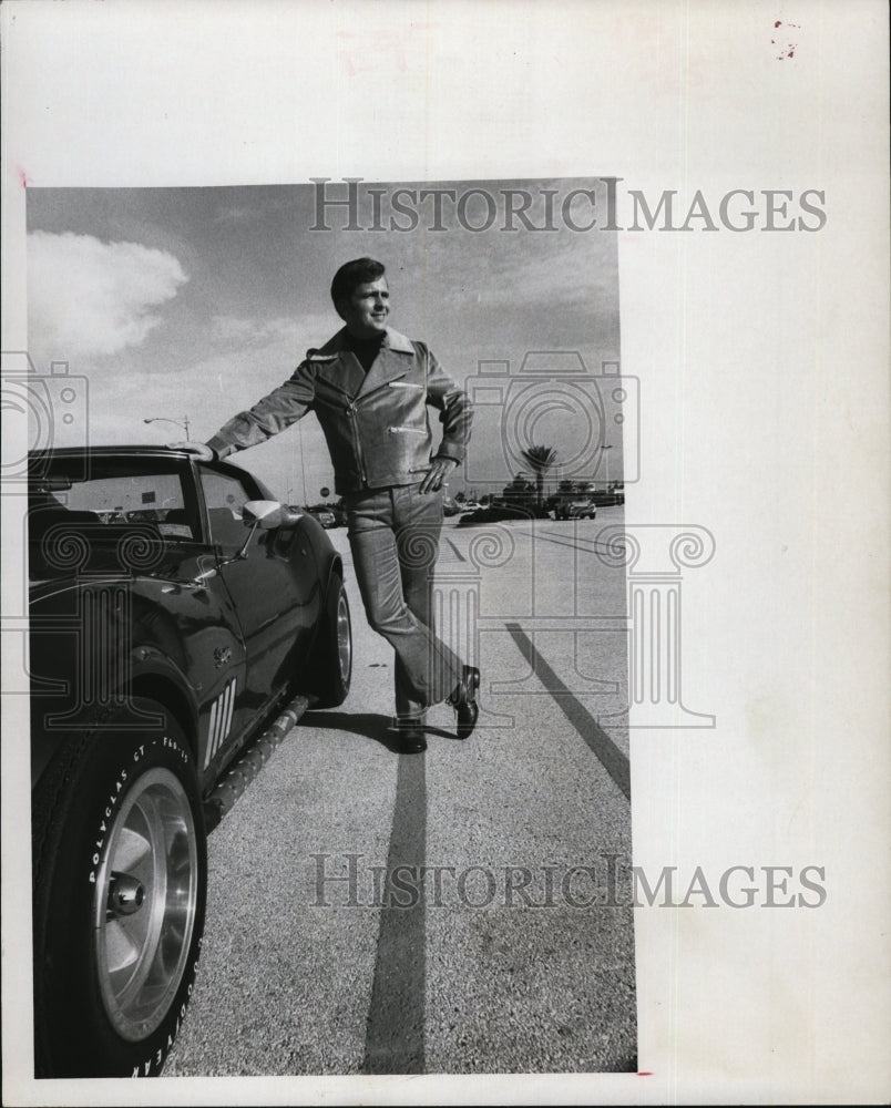 1971 Press Photo Pete McAuley Models Corduroy Suit - RSM04459 - Historic Images