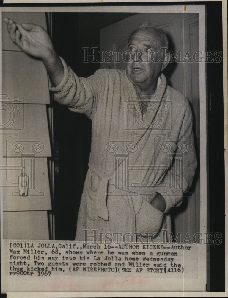 1967 Press Photo Author, Max Miller at home where he was robbed - RSM04501 - Historic Images