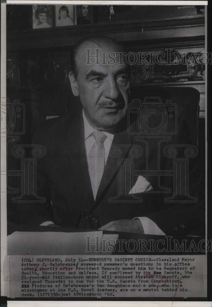 1962 Press Photo Cleveland Mayor Anthony J. Celebrezze, Pres. Kennedy Cabinet - Historic Images