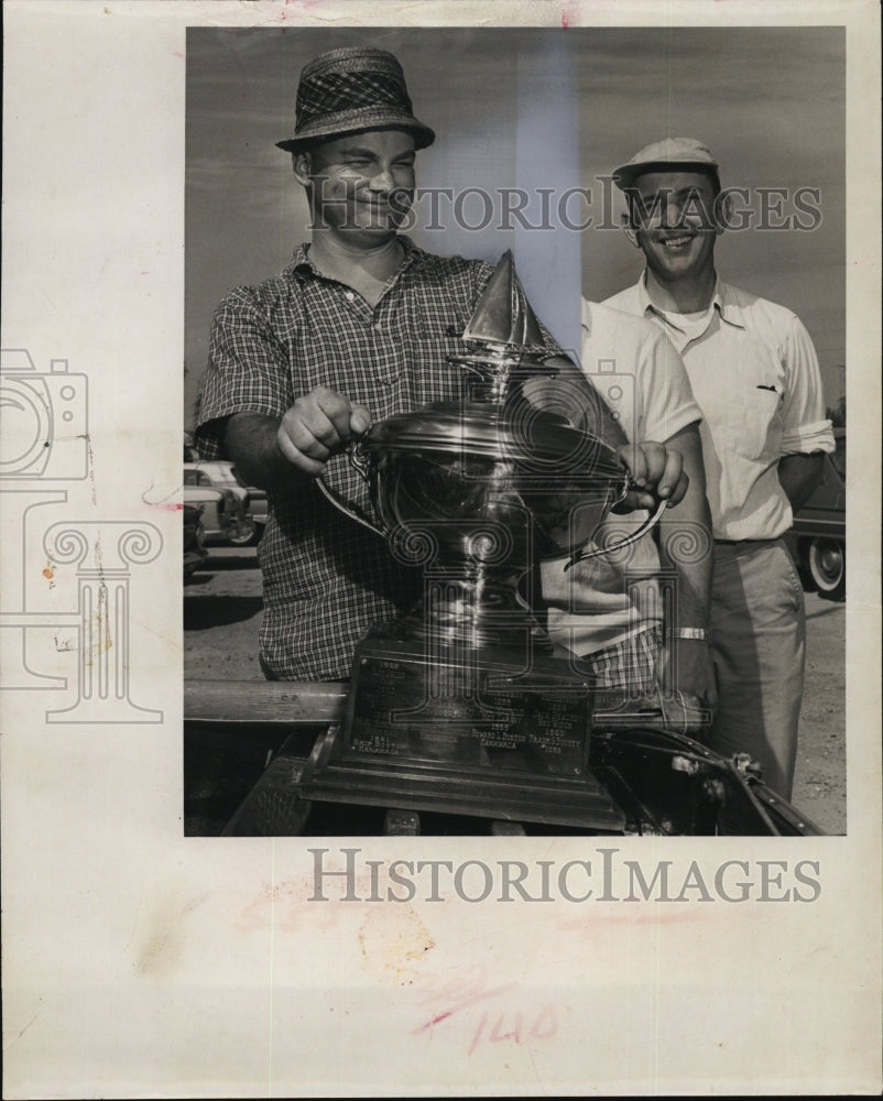 1971 Press Photo sailing champion Jim Miller Ed Sherman - RSM04959 - Historic Images