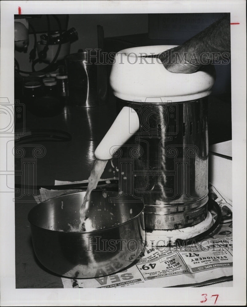 1957 Press Photo Machine Helps Make Preserves - RSM05189 - Historic Images