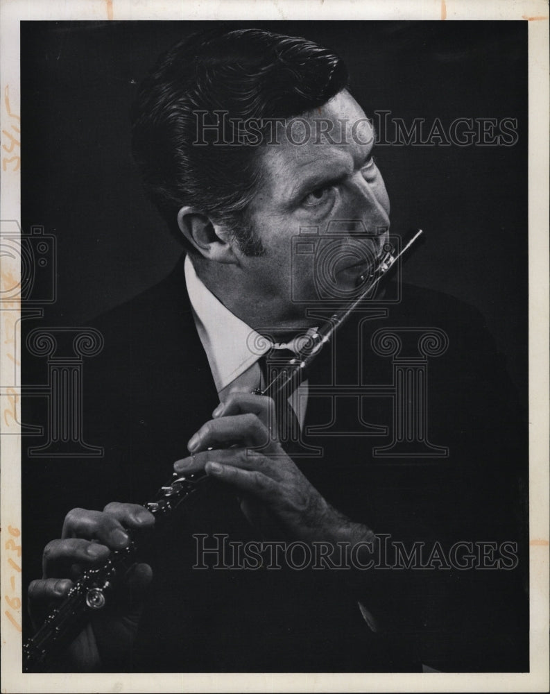 1974 Press Photo Flutist, Albert Tipton performing - Historic Images