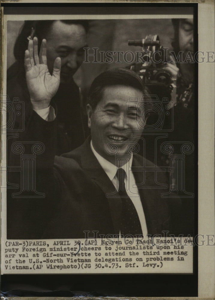 1973 Press Photo Nguyen Co Thach Hanoi&#39;s Deputy Foreign Minister Arrives - Historic Images