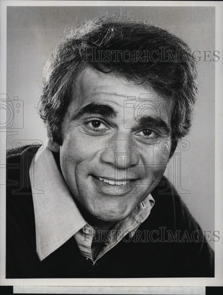 1975 Press Photo AlexRocco on &quot;Three For The Road&quot; - Historic Images