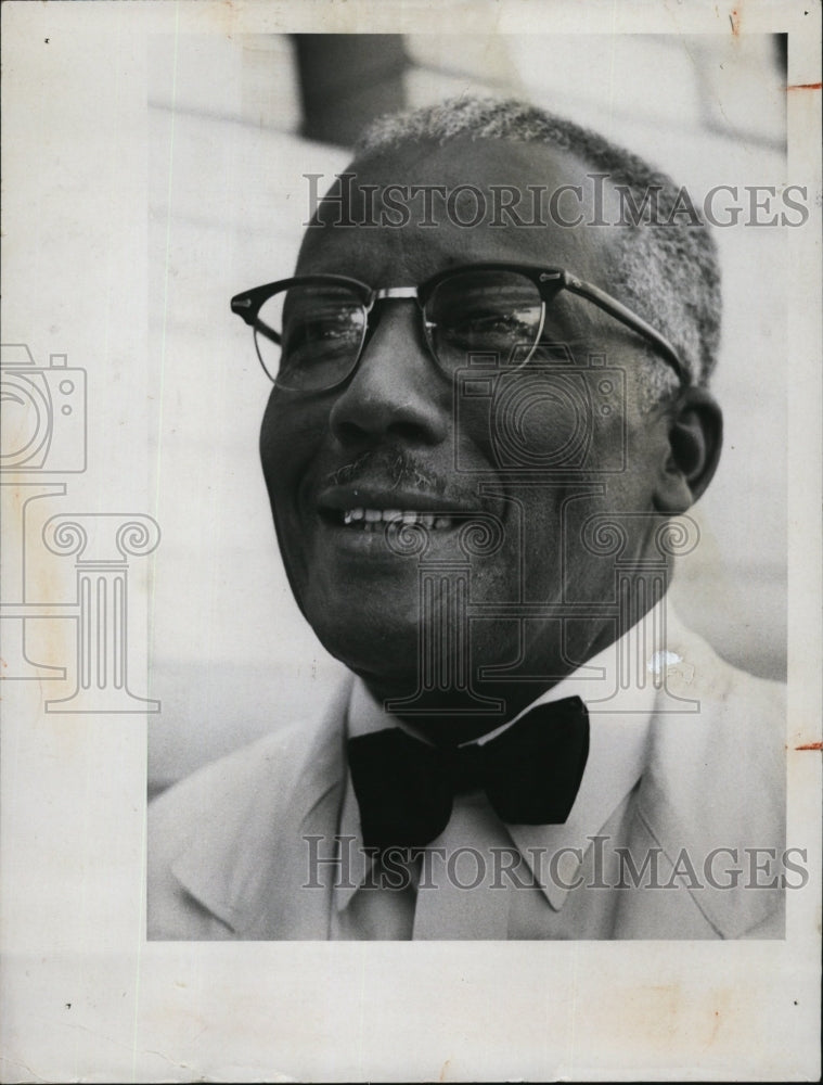 1966 Press Photo King Tolliver Bellman at Suwanee Hotel - RSM05619 - Historic Images